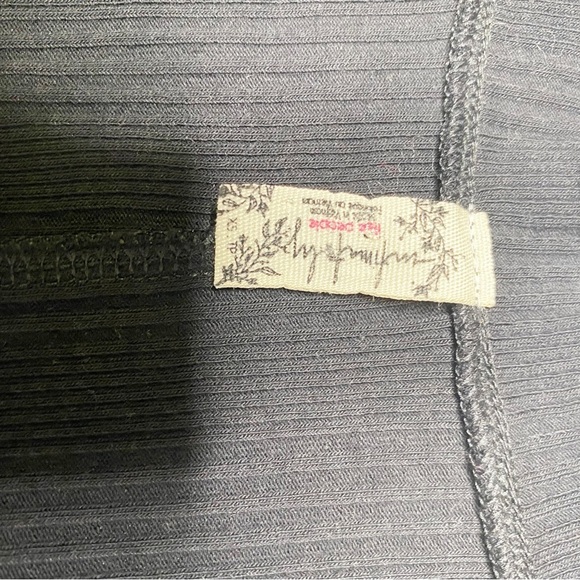 Intimately Free People Ribbed V Neck along Sleeve Top Black XS - Picture 3 of 6